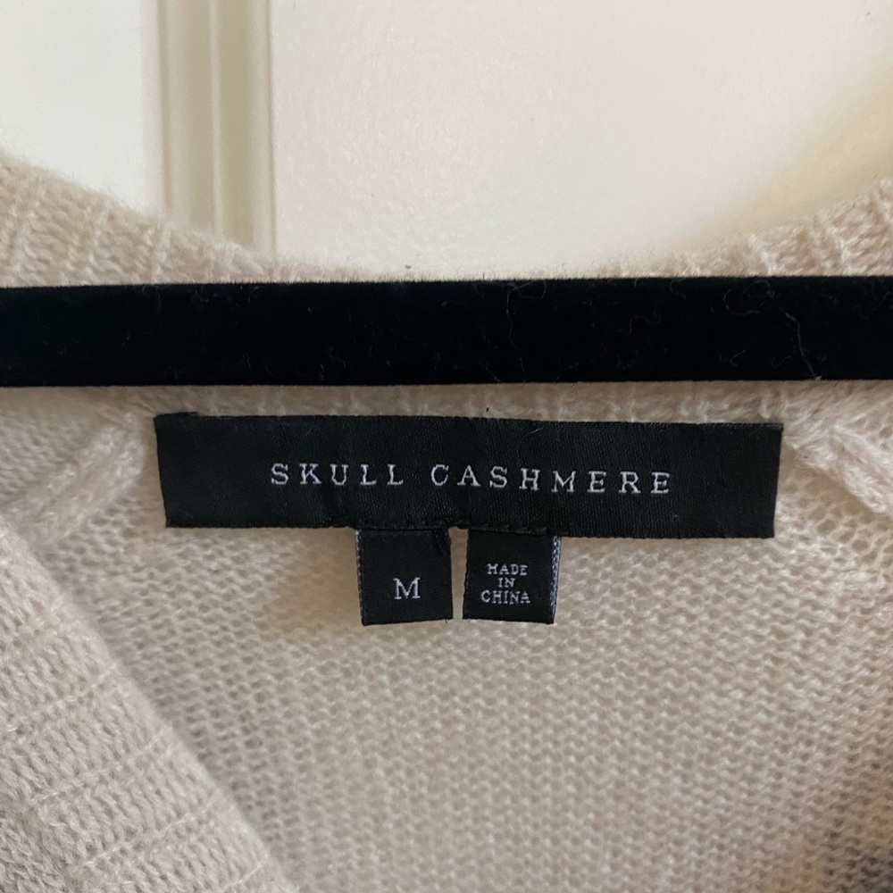 Skull Cashmere V-Neck Sweater - Picture 4 of 4